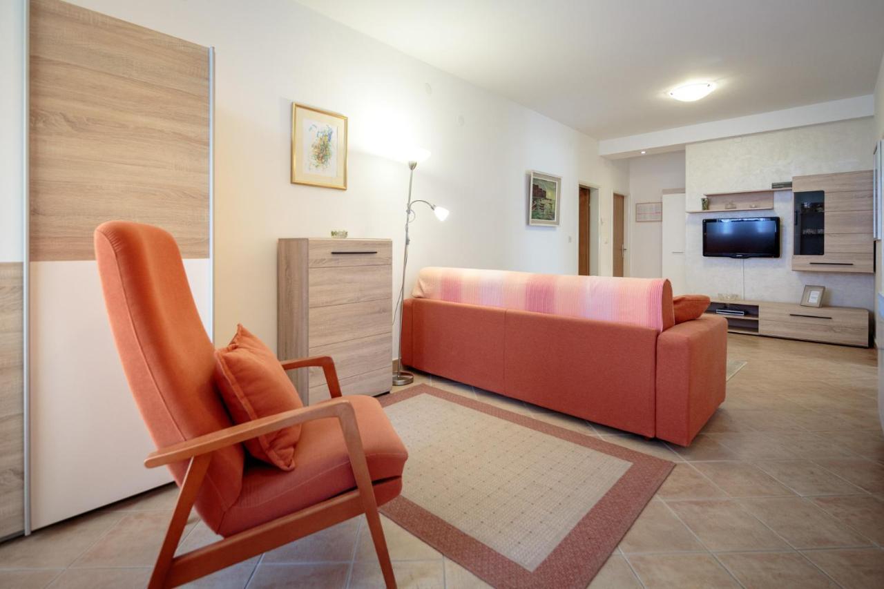 Apartments Maller Rovigno Esterno foto