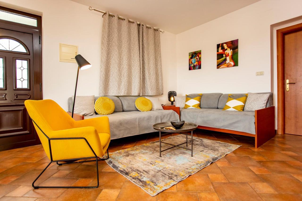 Apartments Maller Rovigno Esterno foto