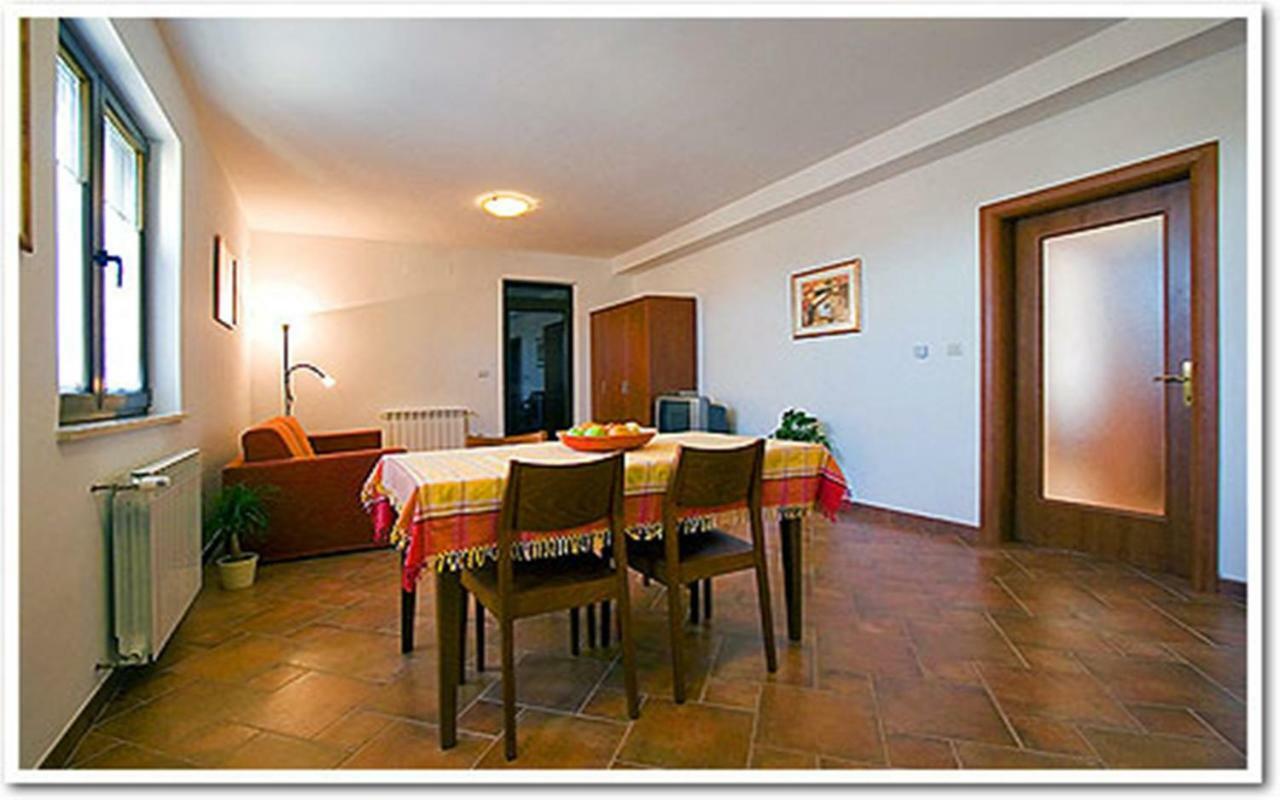 Apartments Maller Rovigno Esterno foto
