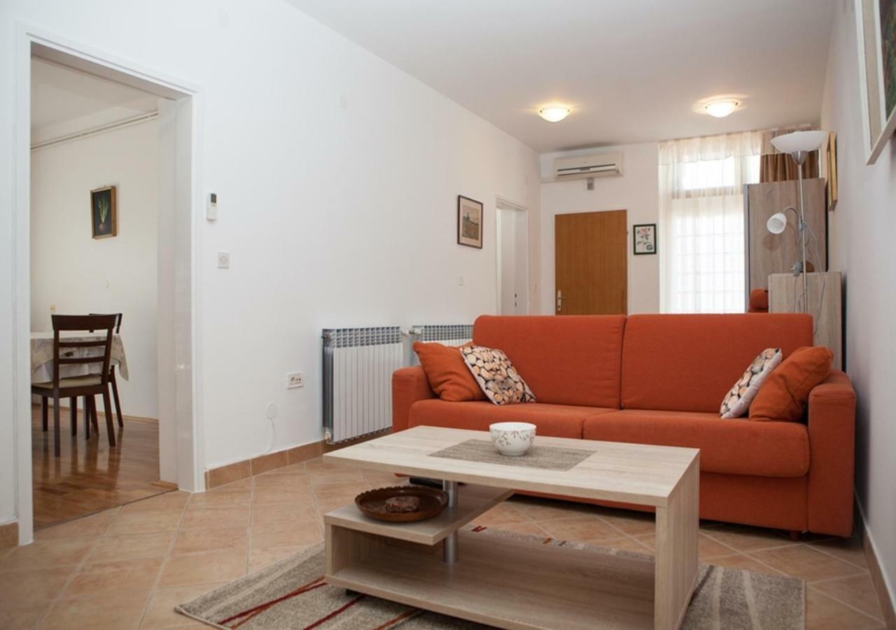 Apartments Maller Rovigno Esterno foto